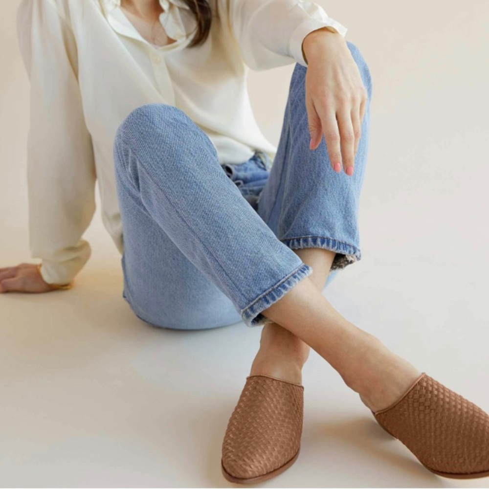Nisolo All-Day Woven Heeled‎ Mule In Almond